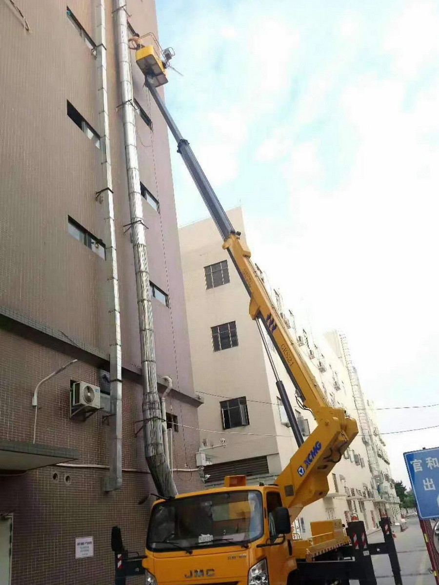 高空车小区高空排水管作业