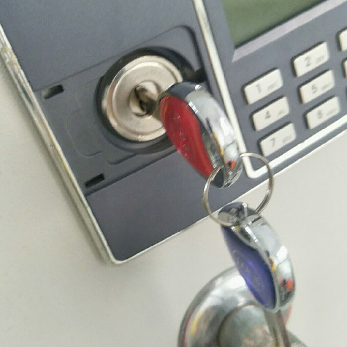 更换保险箱主锁开锁