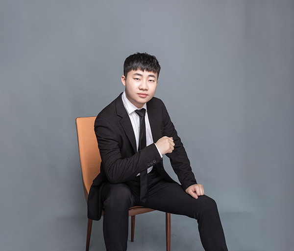 左礦華（資深設計師）