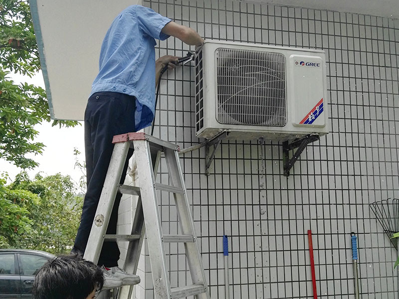 空调检修加雪种
